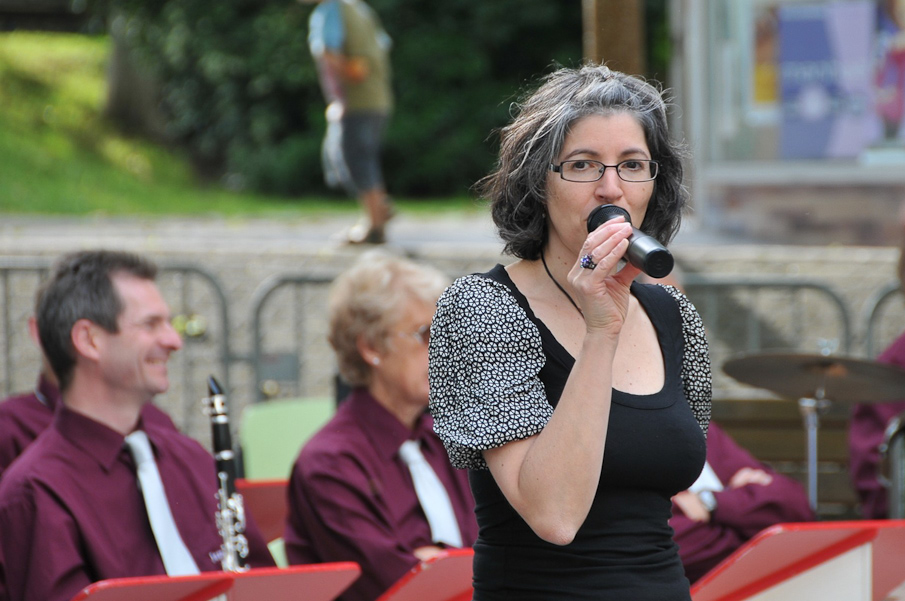 Maison de Quartier Champs Elysees Evry - Repas de Quartier en Musique 098.jpg